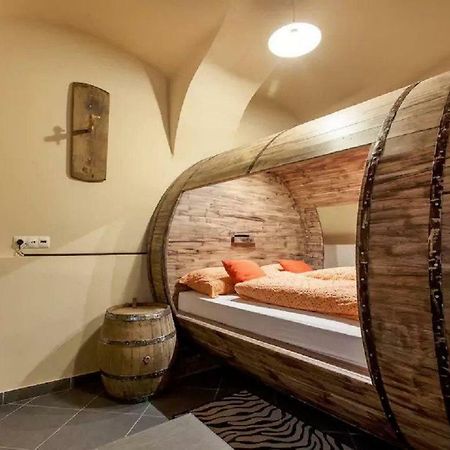 Beer & Wine Cellar Leilighet Ljubljana Eksteriør bilde